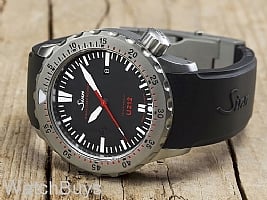 Show product details for Sinn U212 EZM 16 on Silicone Strap