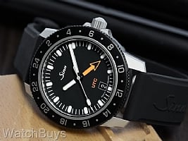 Show product details for Sinn 105 St Sa UTC on Silicone Strap