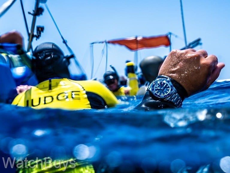 Hanhart Aquasphere FreeFall Blue on Bracelet