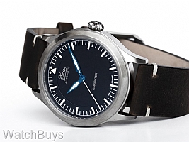 Show product details for Eza AirFighter Black on Strap