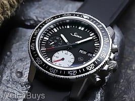 Show product details for Sinn 613 St Divers Chronograph on Silicone Strap