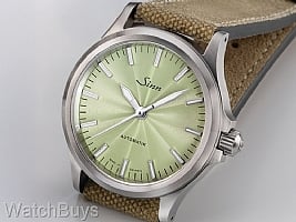 Show product details for Sinn 556 I Sage Limited Edition on Strap