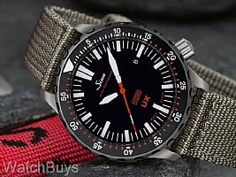 Show product details for Sinn UX EZM 2 B SDR Hydro on Olive Grey Textile Strap