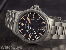 Show product details for Sinn 856 B-Uhr Fully Tegimented Limited Edition on Bracelet