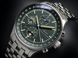 Show product details for Sinn 3006 Hunter Chronograph on Fine Link Bracelet