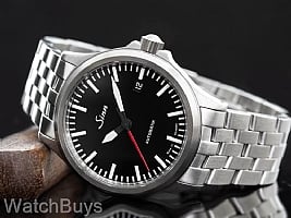 Show product details for Sinn 556 I RS on Fine Link Bracelet